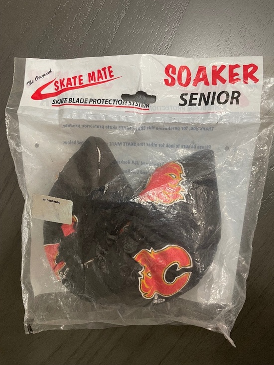Calgary Flames merchandise, skate protection Other - Calgary Flames Skate Mate Soakers Senior – NHL Skate Blade Covers – New